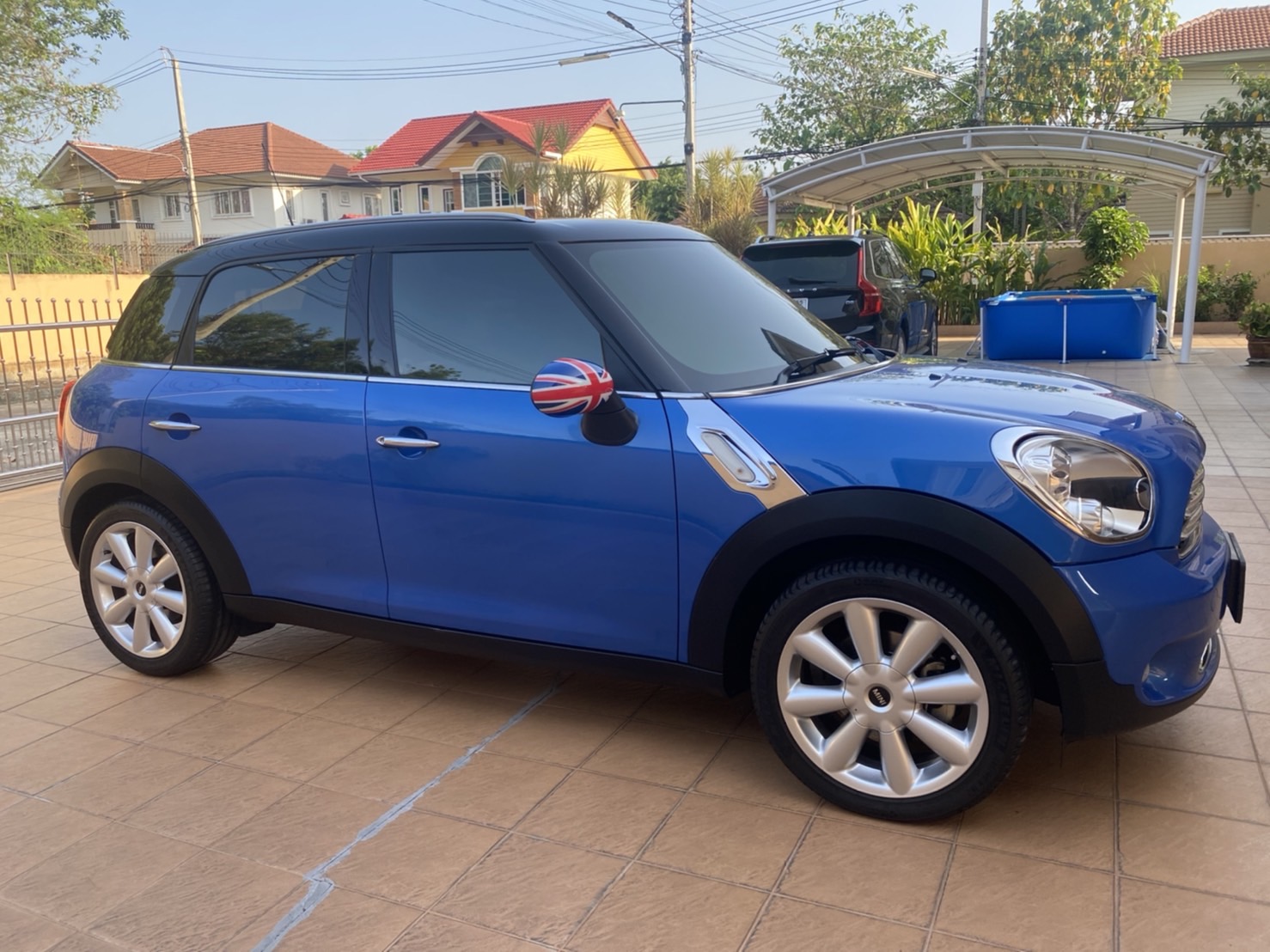 mini-cooper-suv-2014-1261646-rodmuesong