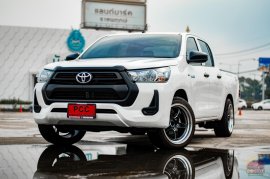 🔥ออกรถฟรี 2020 Toyota Hilux Revo 2.4 Entry รถกระบะ 4 ประตู 🔥ไมล์น้อย