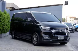 2018 Hyundai Grand Starex 2.5 VIP ออกรถฟรี