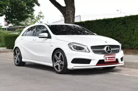 Mercedes-Benz A250 2.0 W176 Sport 2014 รถบ้านมือเดียวออกศูนย์ใช้งานน้อยไมล์เพียง 7 หมื่นกว่าโล 