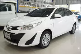 2017 Toyota Yaris Ativ 1.2 J รถเก๋ง 4 ประตู 