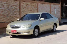 2004 Toyota CAMRY 2.0 E รถเก๋ง 4 ประตู 