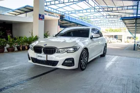 BMW 320d  Sport ดีเชล ปี 2021 สีขาว