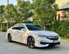 2017 Honda ACCORD 2.0 Hybrid TECH i-VTEC รถเก๋ง 4 ประตู เจ้าของขายเอง รถบ้าน ไมล์แท้ ประวัติดี 