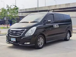 2015 Hyundai H-1 2.5 Deluxe  รถบ้านมือเดียวมีบริการจัดไฟแนนซ์ทั่วประเทศ