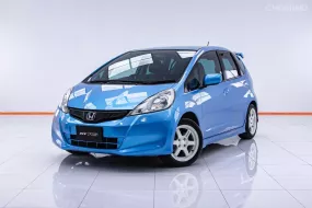 5A667 Honda JAZZ 1.5 V รถเก๋ง 5 ประตู 2013 