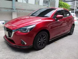 2020 MAZDA 2 SKYACTIV 1.3 SPORTS HIGH CONNECT เกียร์AUTO สีแดง วิ่งน้อย 28,500 กม. รถสวยสภาพใหม่ 