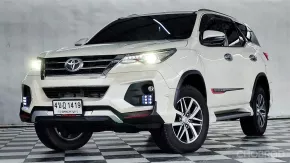 TOYOTA NEW FORTUNER 2.4 V. 2 WD.DISK 4 ล้อ เกียร์ออโต้ ปี 2019