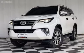 TOYOTA FORTUNER 2.4 V 2 WD เกียร์ออโต้ ปี 2015 การันตีได้รับการตรวจ 5 ดาวน์