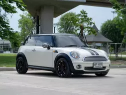 2010 Mini Cooper One 1.6 Look one รถเก๋ง 5 ประตู รถสวย