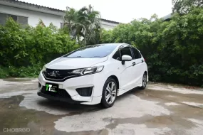 2014 Honda JAZZ 1.5 V+ i-VTEC รถเก๋ง 5 ประตู ออกรถฟรี