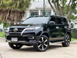 2019 Toyota Fortuner 2.8 TRD Sportivo SUV ฟรีดาวน์ รถบ้านมือเดียว ไมล์น้อย 