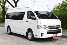 Toyota Hiace 3.0 COMMUTER D4D 2017 รถตู้ใช้งานในครอบครัวป้ายฟ้า เบาะเดิม 4 แถว