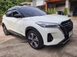 ขาย nissan kicks เจ้าของขายเอง รุ่น VL ปีผลิต 2022 MY2022 Gen2 สีขาว หายาก 