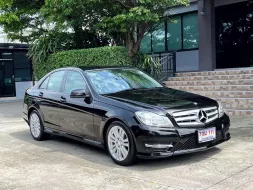 2013 BENZ C200 W204 รถมือเดียวออกป้ายแดง รถวิ่งน้อย เข้าศูนย์ทุกระยะ ไม่เคยมีอุบัติเหตุครับ