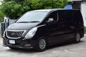 Hyundai H1 Delux  ปี 2018 วิ่ง 12x,xxx กม เครื่องยนต์ ดีเซล เทอโบแปรผัน ขนาด 2.5 ลิตร