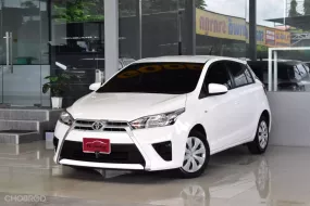 Toyota YARIS 1.2 E ปี 2015 รถบ้านมือเดียว ใช้น้อยมากเข้าศูนย์ตลอด ไม่เคยติดแก๊ส สวยเดิม ฟรีดาวน์