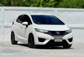 2016 Honda JAZZ 1.5 V i-VTEC รถเก๋ง 5 ประตู ฟรีดาวน์