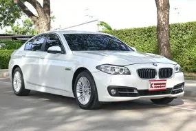 BMW 520i 2.0 F10 2015 รถบ้านมือเดียวตัวไมเนอร์เชนจ์ไฟ LCI ซื้อสดฟรีแวท 