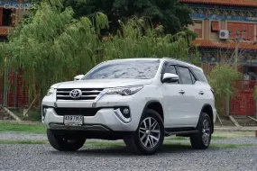 2016 Toyota Fortuner 2.8 V 4WD SUV ออกรถ 0 บาท