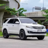 2012 Toyota Fortuner 3.0 V 4WD SUV ออกรถฟรี