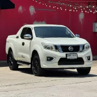 2017 Nissan Navara 2.3 Calibre V รถกระบะ 