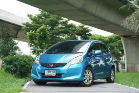 2012 Honda JAZZ 1.5 V รถเก๋ง 5 ประตู 