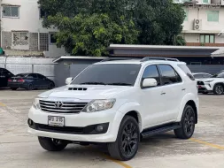 ขาย รถมือสอง 2011 จด12 Toyota Fortuner 3.0 V SUV เจ้าของขายเอง