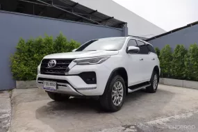 2020 Toyota Fortuner 2.4 V SUV รถสวย