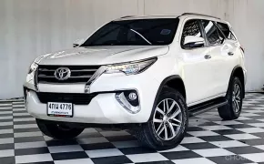 TOYOTA NEW FORTUNER 2.4 V 2 WD เกียร์ออโต้ ปี 2015