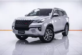 5A976 Toyota Fortuner 2.4 V SUV 2019 