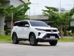 ขายรถ TOYOTA FORTUNER 2.4 LEADER V 2WD ปีจด 2023