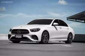 New !! Benz E220d AMG Facelift W213 ปี 2021 เลขไมล์น้อย ๆ สภาพใหม่ ๆ รถมือเดียวป้ายแดง