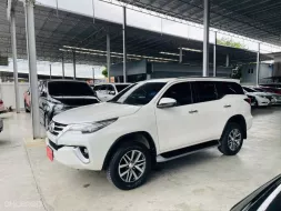 TOYOTA FORTUNER 2.4 V ปี 2019 รถบ้าน มือแรกออกห้าง ไมล์น้อย พร้อมใช้ รับประกันตัวถังสวย