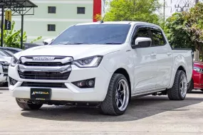 2023  Isuzu Dmax Cab4 1.9 L DA M/T สวยกว่านี้ก็ป้ายแดงแล้ว สภาพใหม่กริป