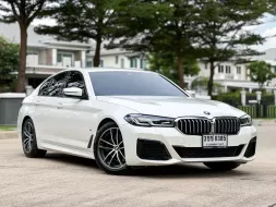 2022 BMW 520d 2.0 M Sport รถเก๋ง 4 ประตู ฟรีดาวน์ รถบ้านมือเดียว ไมล์น้อย เจ้าของขายเอง 