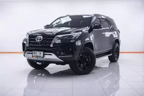 1C242 TOYOTA FORTUNER 2.4 V MNC AT 2021