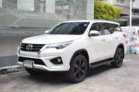 2016 TOYOTA FORTUNER 2.8 TRD SPORTIVO 2WD ไมล์น้อย มีประกัน 1 หน้าหลังเดิมหมด เจ้าของดูแลรักษารถสุดๆ