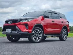 2021 Toyota Fortuner 2.4 Legender SUV ไมล์ต่ำ 30,900 km  ⭐️LEGENDER BLACK TOP สีแดง หลังคาดำ