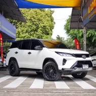 Fortuner 2.4 Legender 4WD Blacktop ปี2021จด2022 ใหม่จัด ประวัติครบ ไม่เคยทำสีตั้งแต่ป้ายแดง 