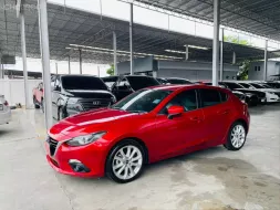 MAZDA 3 2.0 SP SPORTS ปี 2015 รถบ้าน มือแรกออกห้าง ไมล์น้อย 8 หมื่นโล TOP สุด รับประกันตัวถังสวย