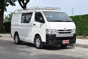 Toyota Hiace 3.0 ตัวเตี้ย D4D 2019 รถตู้เตี้ยบรรทุกเจาะกระจกเบาะ 1 แถว พร้อมใช้งาน