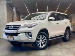 2015 Toyota Fortuner 2.8 V 4WD สีขาว