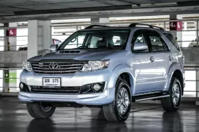 2012 Toyota Fortuner 3.0 V SUV รถบ้านมือเดียว/สีพิเศษตัว50ปี มือเดียวไมล์แท้ 