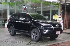 ขายรถ TOYOTA FORTUNER 2.4 V  เกียร์ AUTO สีดำ ปี 2018