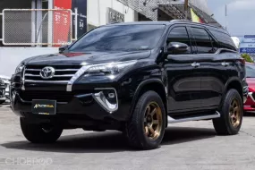 2019 Toyota Fortuner 2.4V 4WD รถสวยสภาพพร้อมใช้งาน ไม่แตกต่างจากป้ายแดง รุ่นนี้ขับเคลื่อน 4 ล้อ