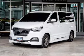 HYUNDAI H1 2.5 ELITE NS 2023 มือแรกออกห้าง ไมล์น้อย 4x,xxx km. สภาพใหม่ป้ายแดง  ใครหาอยู่รีบเลย!!!