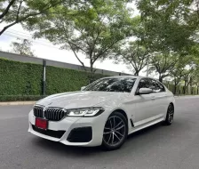 2021 BMW 520d 2.0 M Sport รถเก๋ง 4 ประตู รถสวย ไมล์น้อย มือเดียวป้ายแดง 