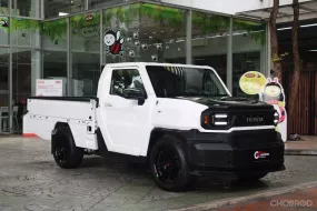 ขายรถ TOYOTA Hilux Champ 2.4 Diesel AT SWB Attractive Package S/C AUTO ขาว ปี 2024