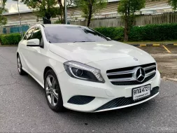 2015 Benz A180 ตัวท็อป รถศูนย์ไทย สวยมาก